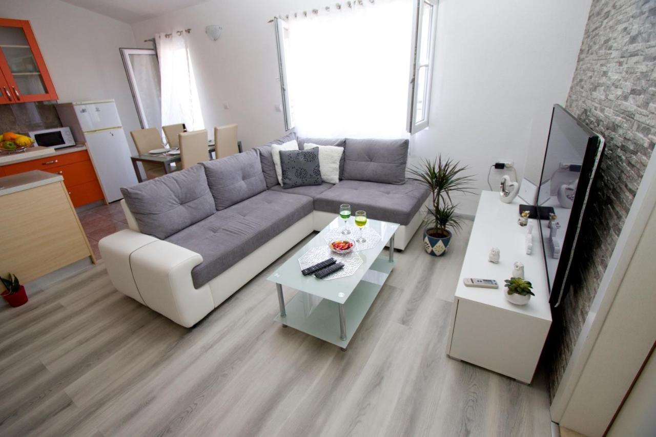 B&B Makarska - Apartment Toni - Bed and Breakfast Makarska