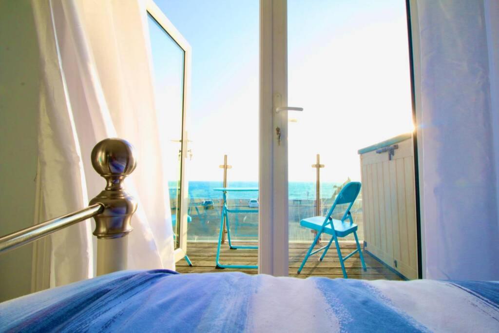 B&B Seaford - Serenity "your calm seafront retreat" By Air Premier - Bed and Breakfast Seaford