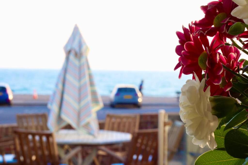 Serenity "your calm seafront retreat" By Air Premier - B&B Seaford