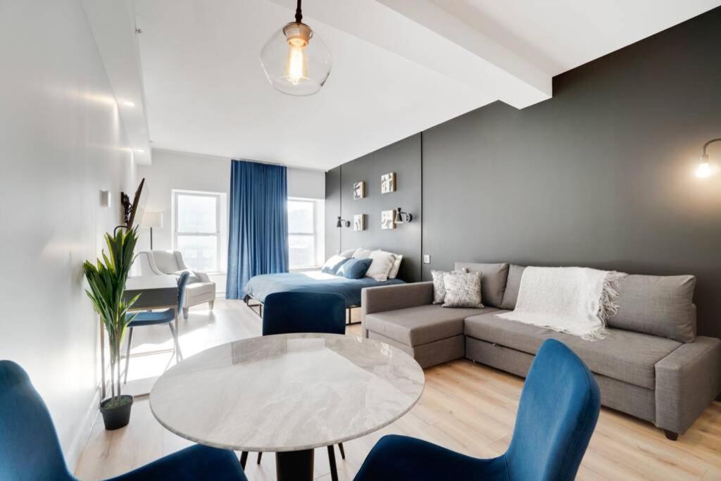 INITIAL - SUITE LUMIÈRE - Centre-Ville de Québec - B&B Québec