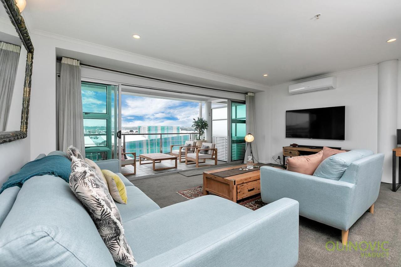 QV Spacious Waterfront 2 Bedroom Apartment with WIFI and AC - 791 - B&B