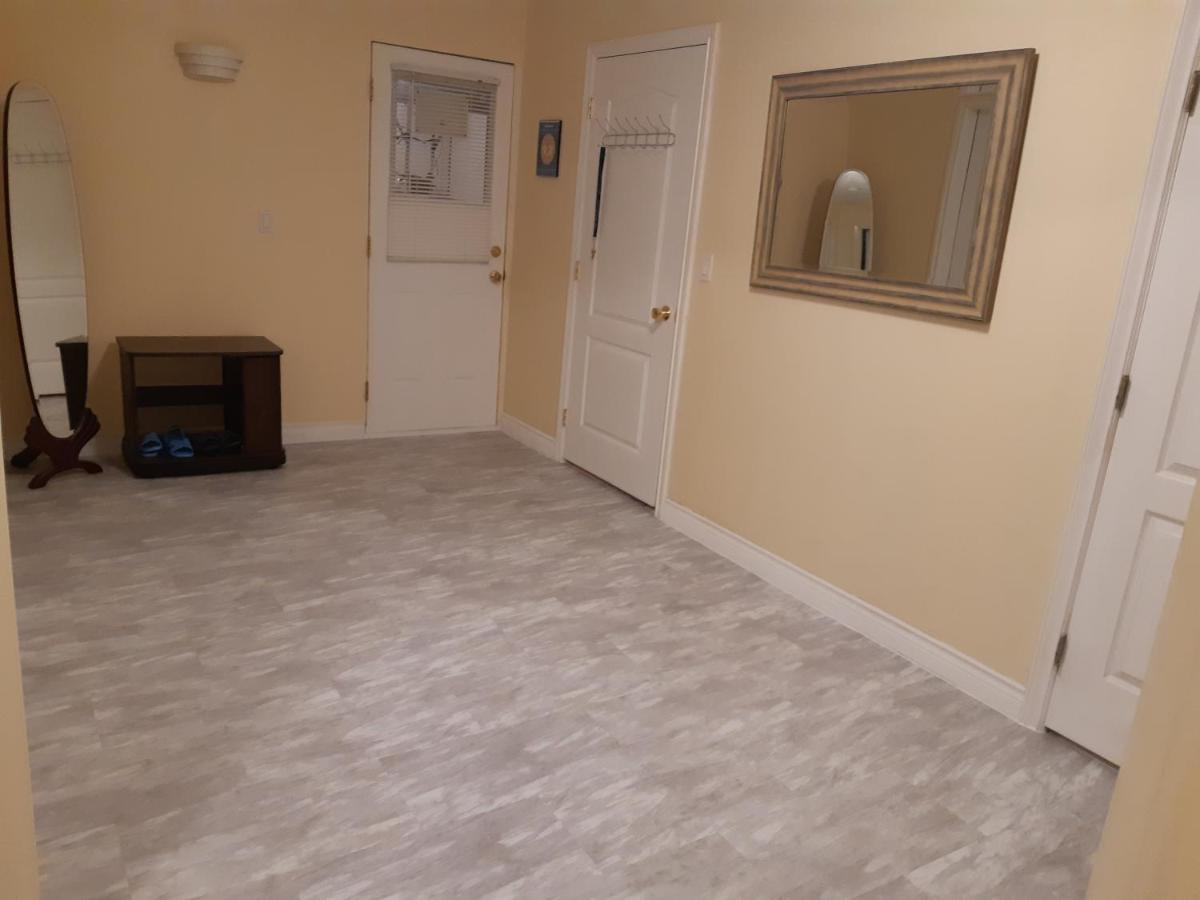 LakeView House with 4 rooms Kelowna near downtown & Knox Moutain - Chambres d'hôtes Kelowna