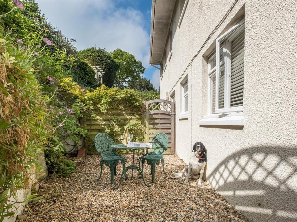 Luccombe Villa Holiday Apartments - B&B Shanklin