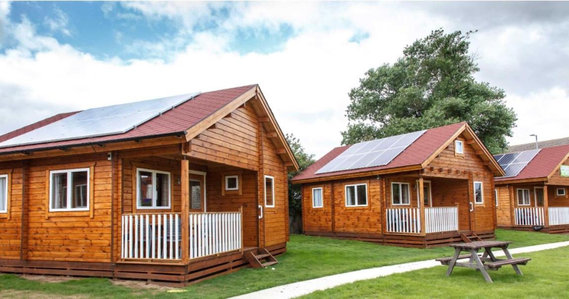 B&B Sutton on Sea - Bacchus Hotel Log Cabins - Bed and Breakfast Sutton on Sea