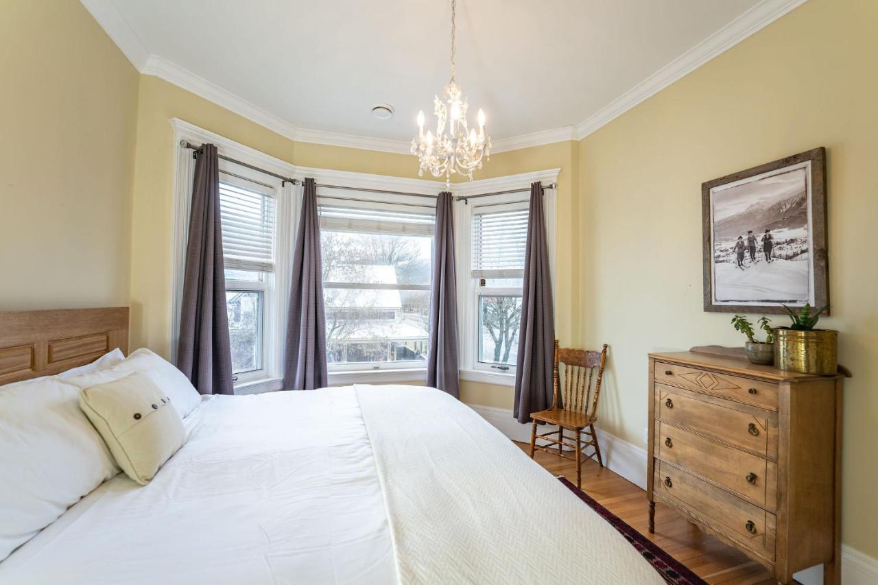 King Room with Mountain View