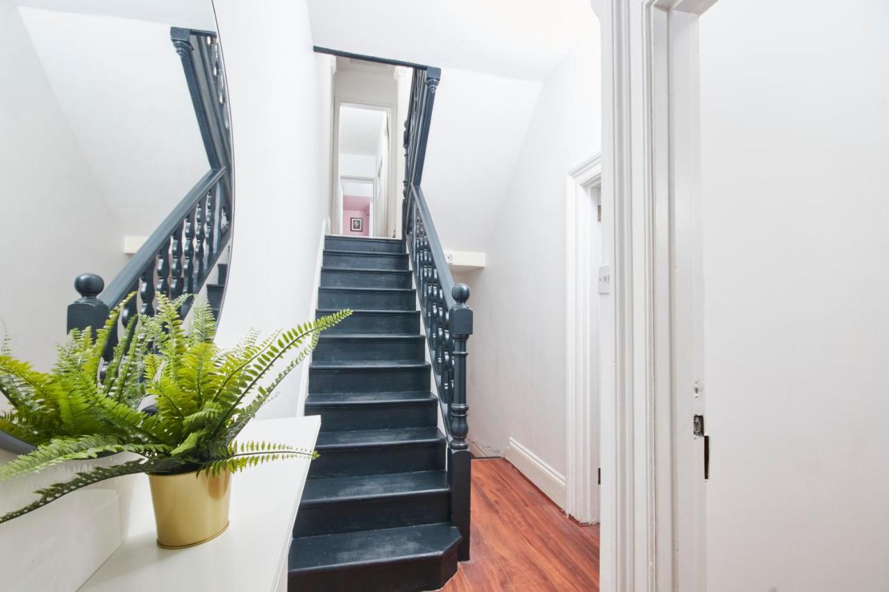 The Beautiful Leamington Spa House - Sleeps 8 - B&B