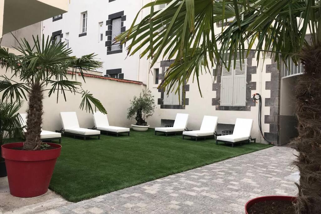 NID D AMOUR F1 40m2 calme RDC possibilité jacuzzi hammam - B&B
