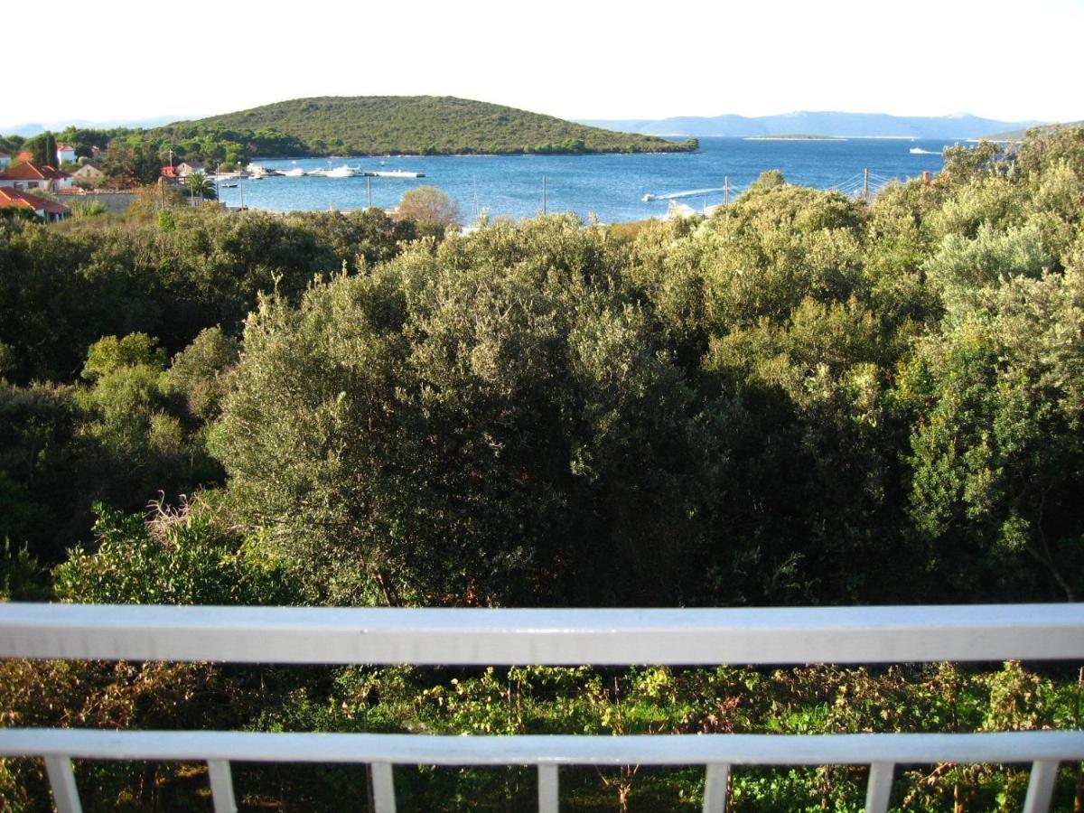 B&B Donje Selo - Apartments Rada - 150 m from the sea - Bed and Breakfast Donje Selo