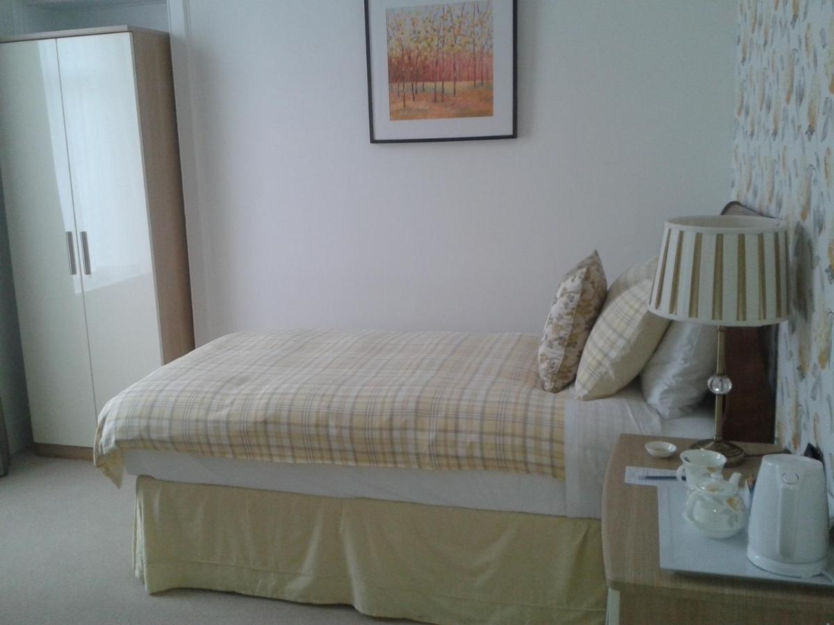 Single Room with Bathroom - 2 