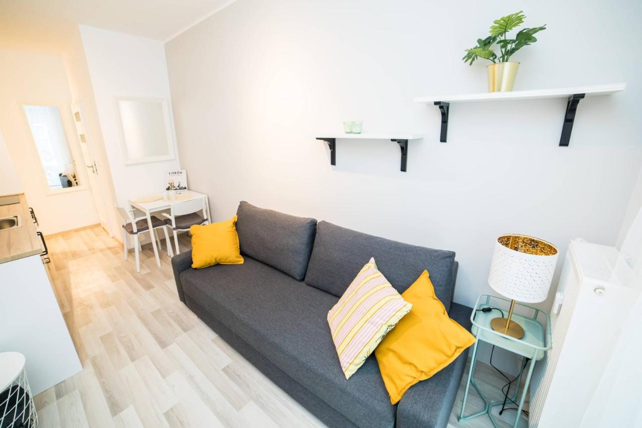 Hey Stay Apartment with private garden