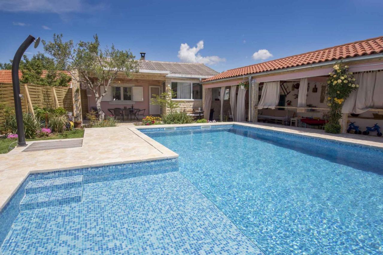 Holiday home Brnjica - Sibenik Riviera 7177 - Bed and Breakfast Brnjica