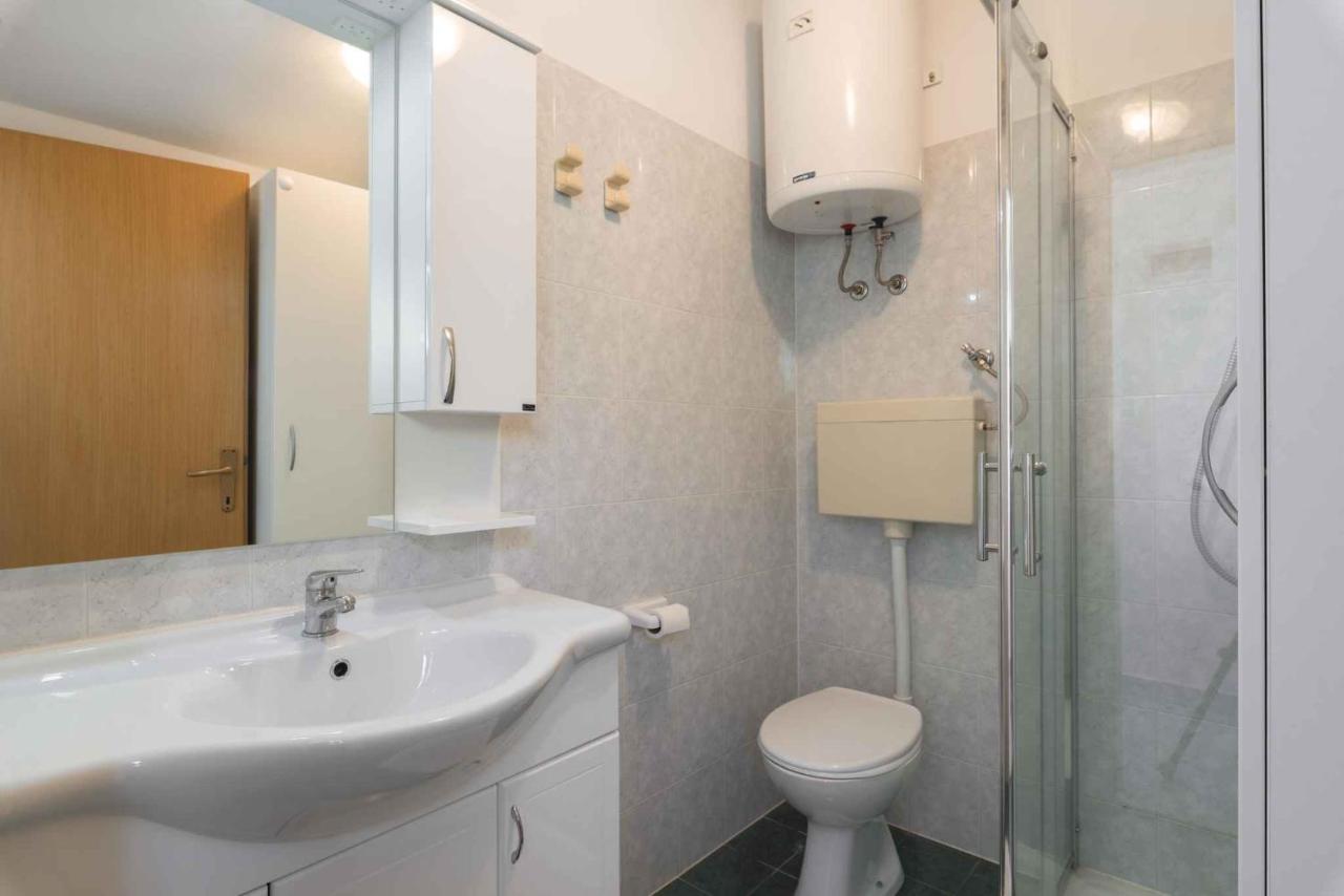 Apartment 4
