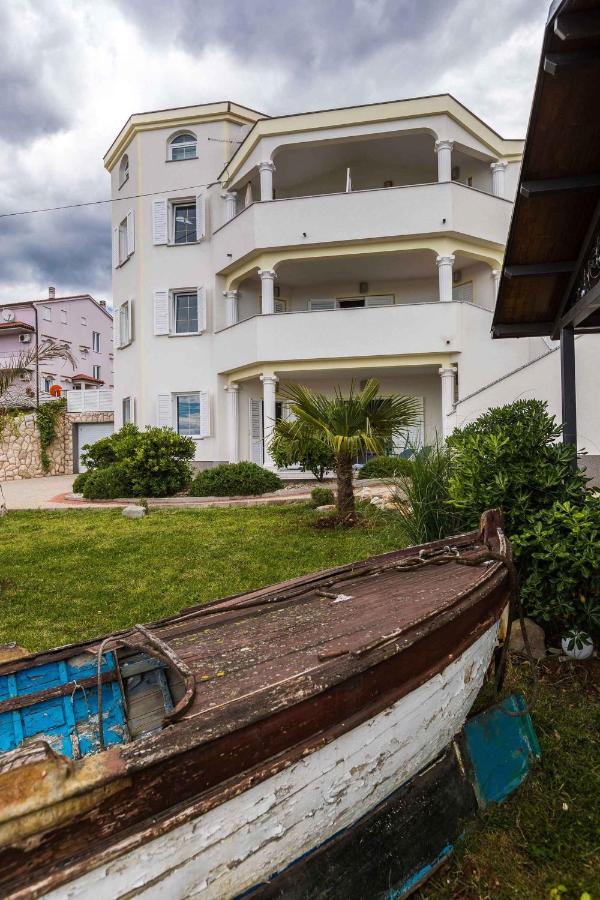 Apartment in Crikvenica 5515 - B&B Crikvenica