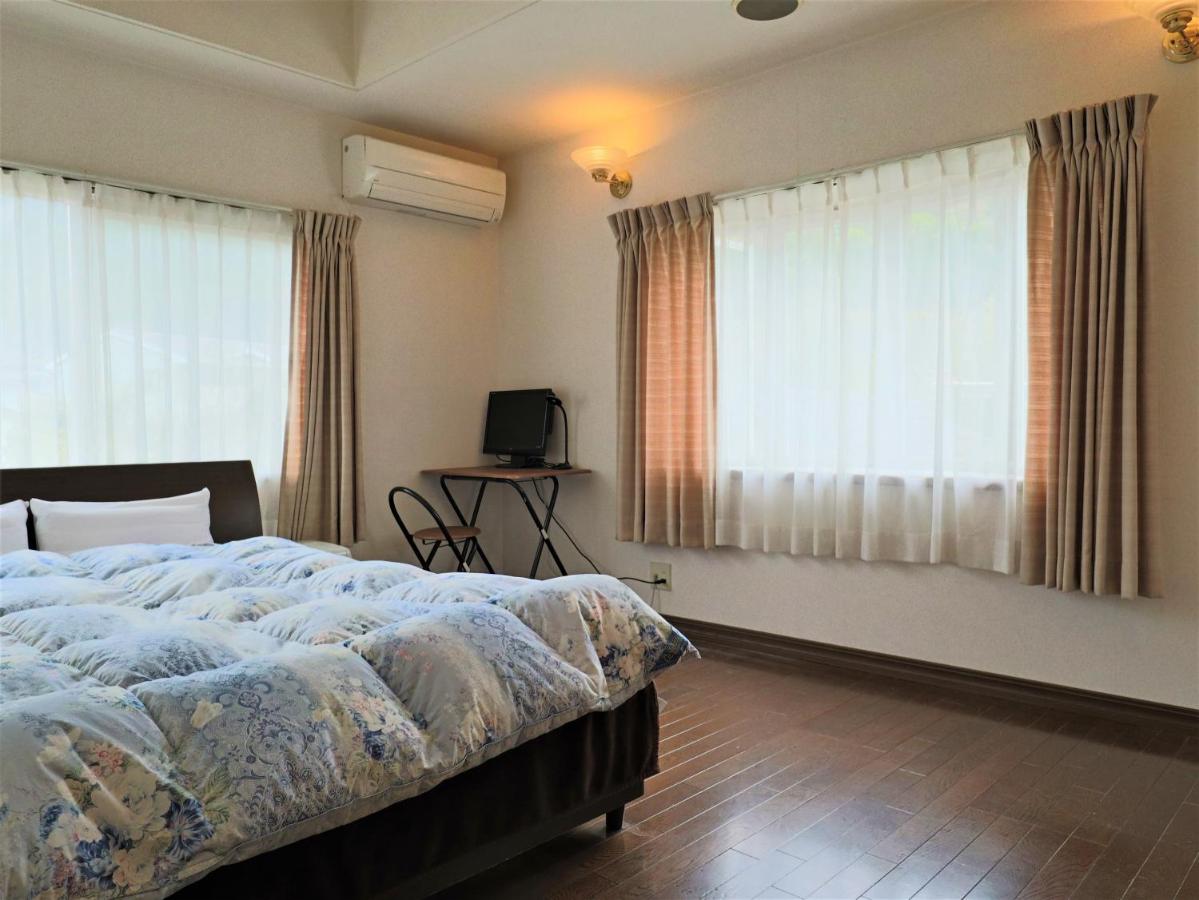 Double Room with Shared Bathroom and Mountain View