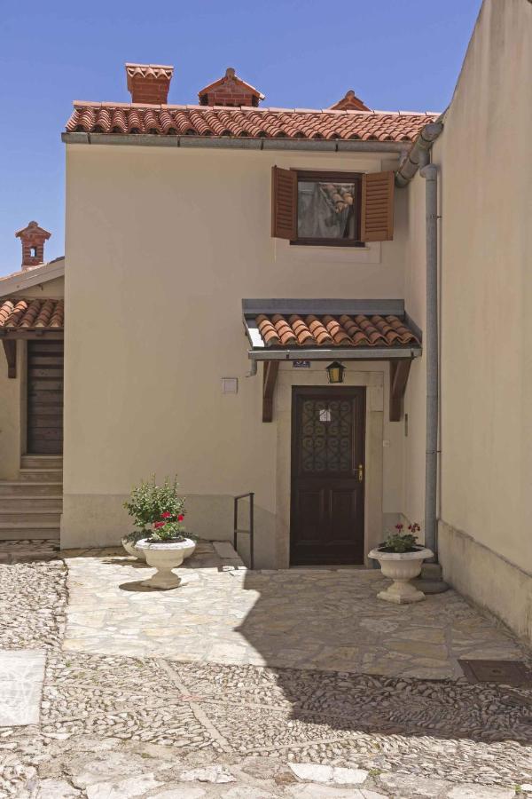 Holiday home in Moscenice 15209 - B&B