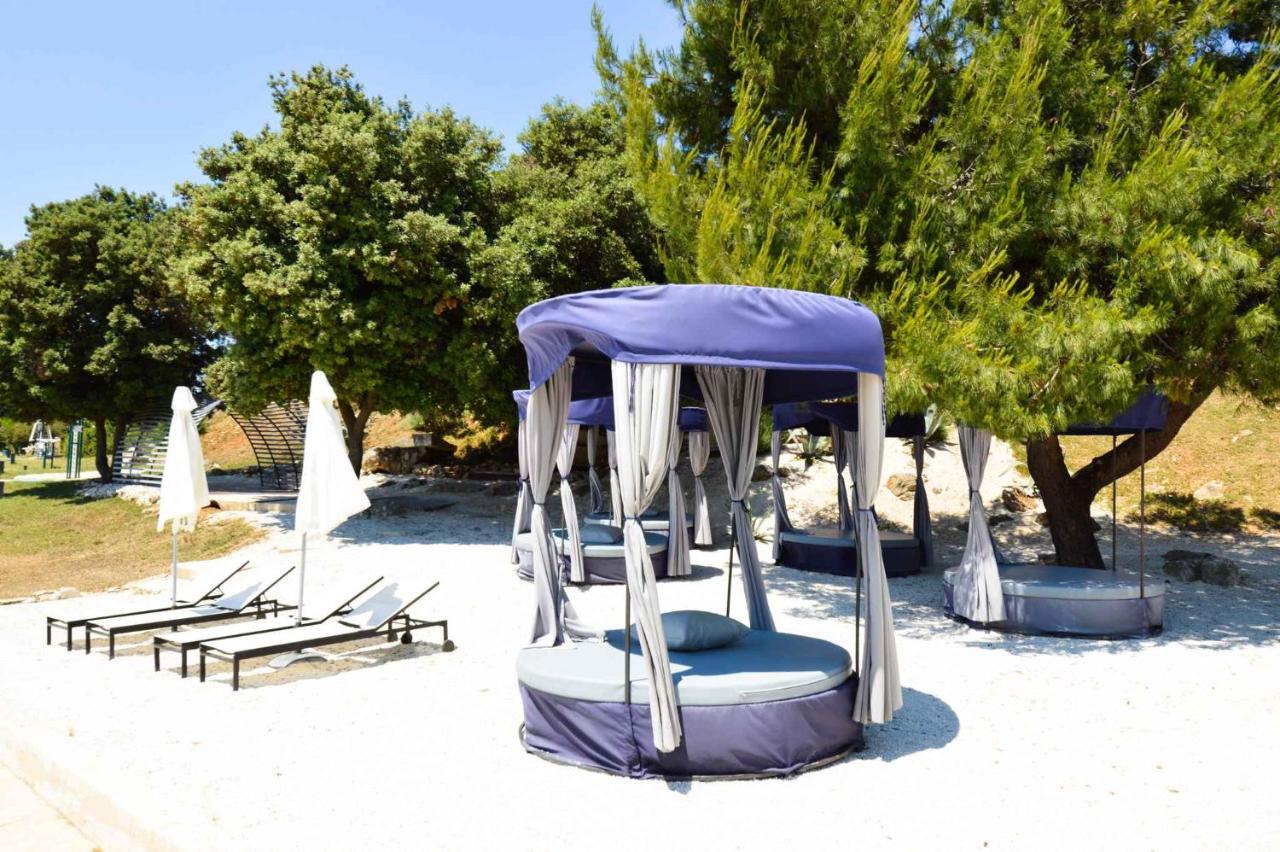 Apartments in Pjescana Uvala - Istrien 10996 - B&B Pjescana uvala