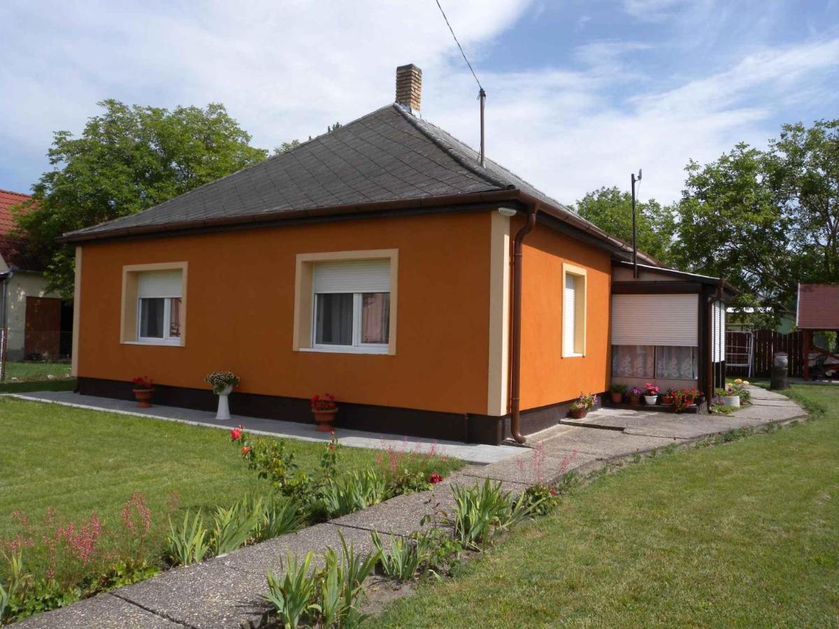 B&B Balatonfenyves - Holiday home in Balatonfenyves 18379 - Bed and Breakfast Balatonfenyves