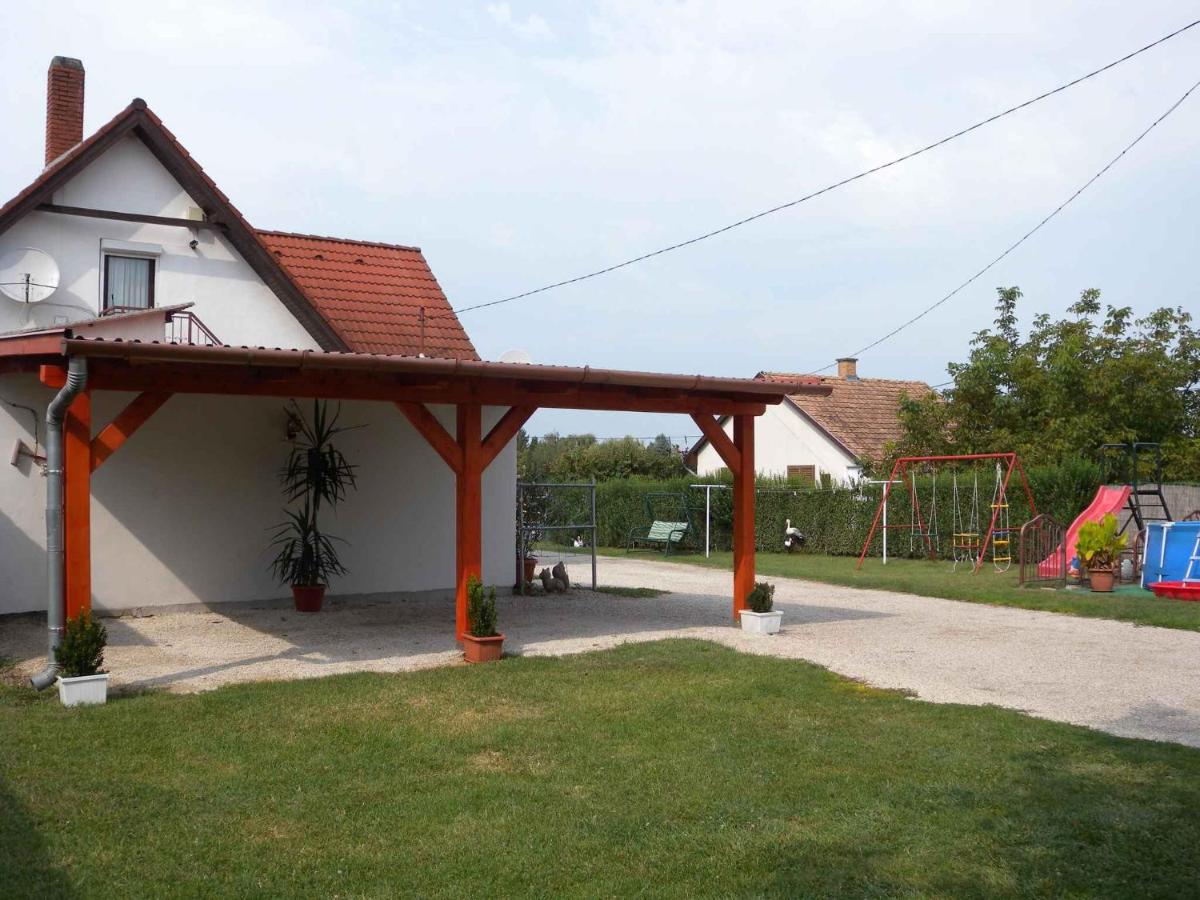 House and Apartment Balatonmariafürdo 19319 - B&B Balatonmáriafürdő