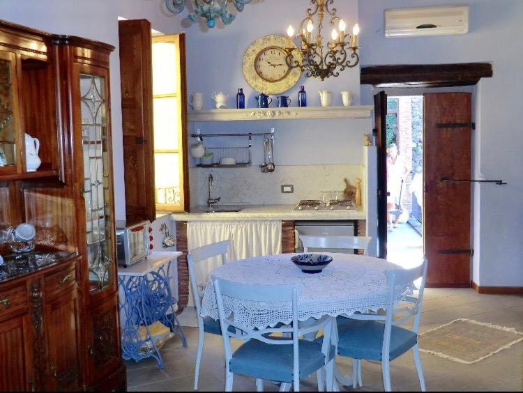 Una Terrazza nel Centro Storico - Bed and Breakfast Barga