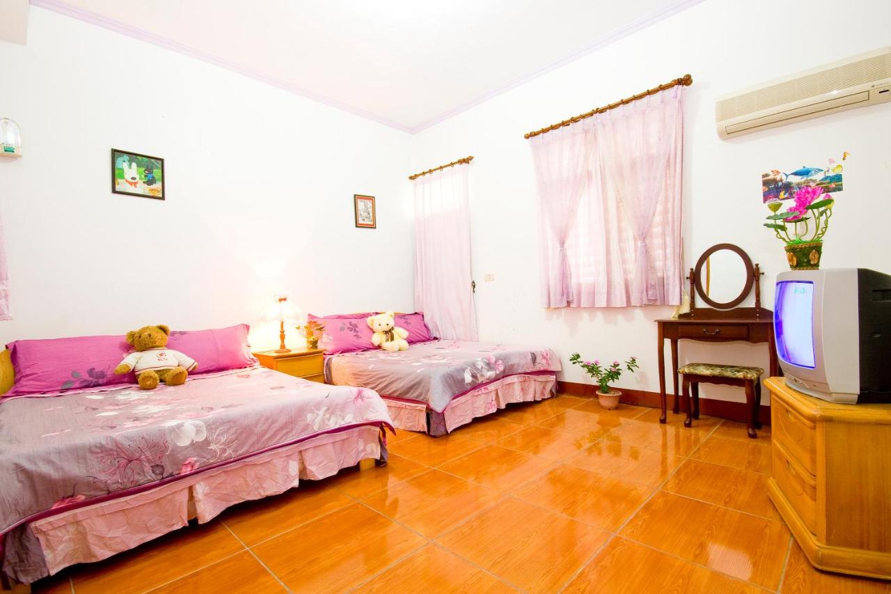 Quadruple Room with Shared Bathroom