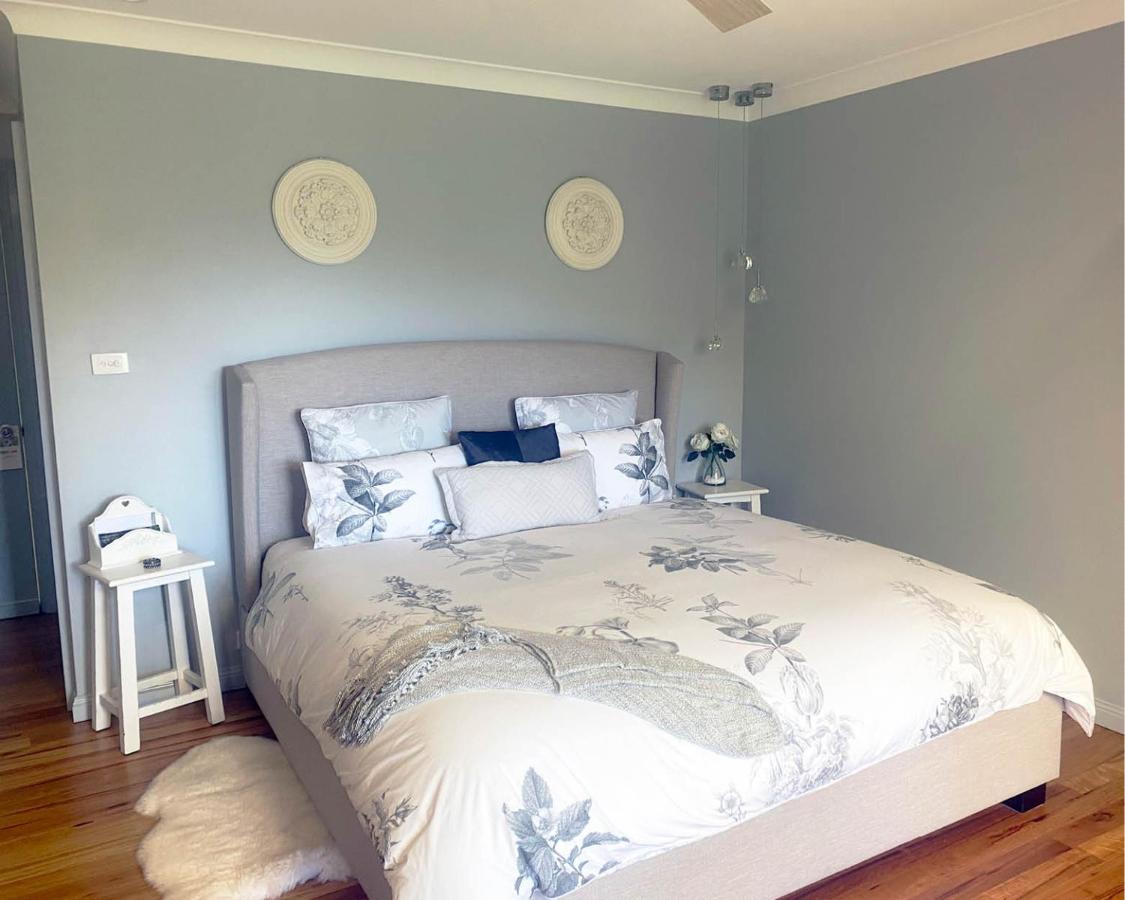 Barrington King Suite with Balcony and Mountain View