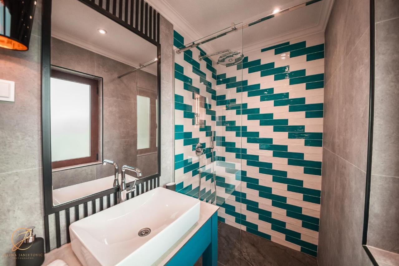 Deluxe Double Room with Balcony and Sea View