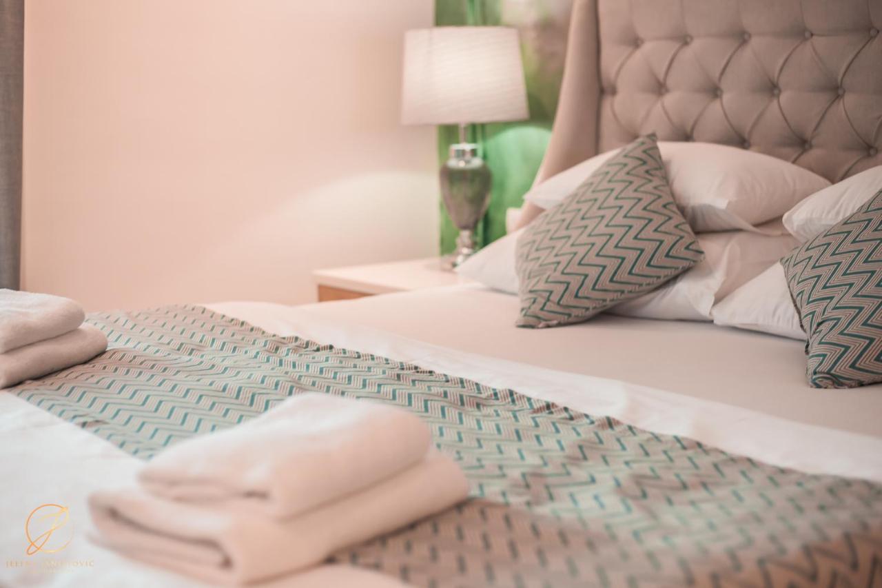 Deluxe Double Room with Balcony and Sea View