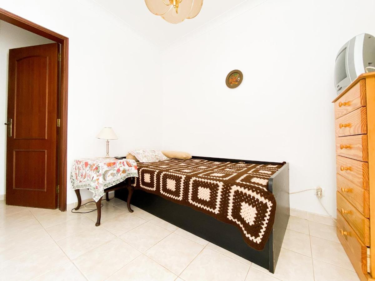Simple Beach Lovers' Retreat in Espiche #1888 - B&B