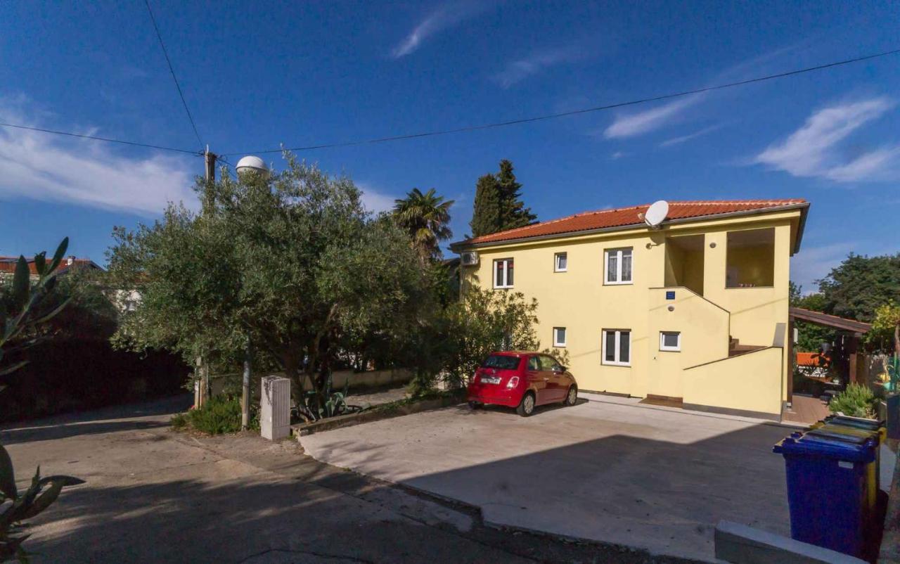 Apartment in Njivice/Insel Krk 38825 - B&B