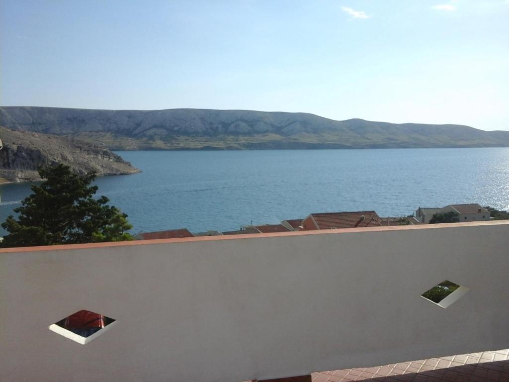 (4890-2) Apartment in Metajna with sea view, balcony, air conditioning, WiFi - Chambres d'hôtes Metajna