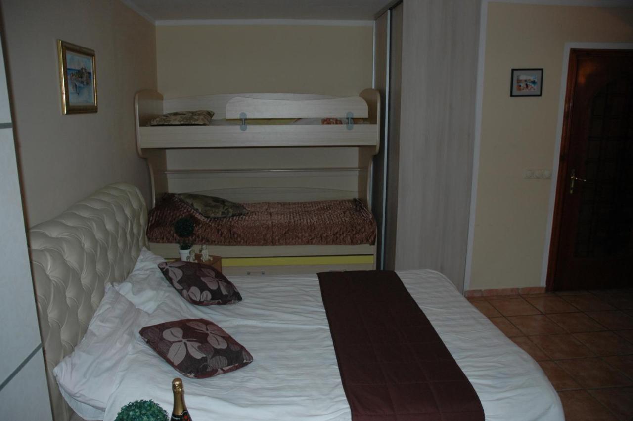 Chambre Quadruple avec Salle de Bains Commune