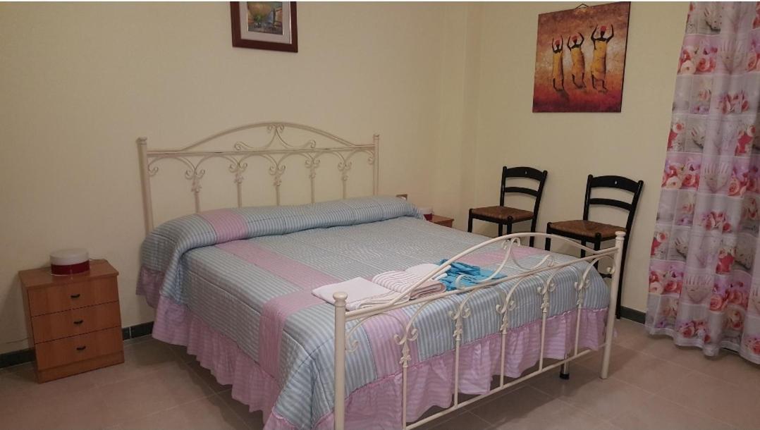 Casa Sibarys 20 mt dalla Stazione piano terra - B&B Sibari