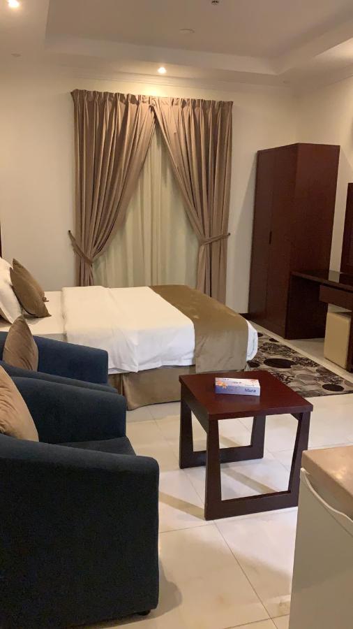 Deluxe Double Room (2 Adults + 1 Child)