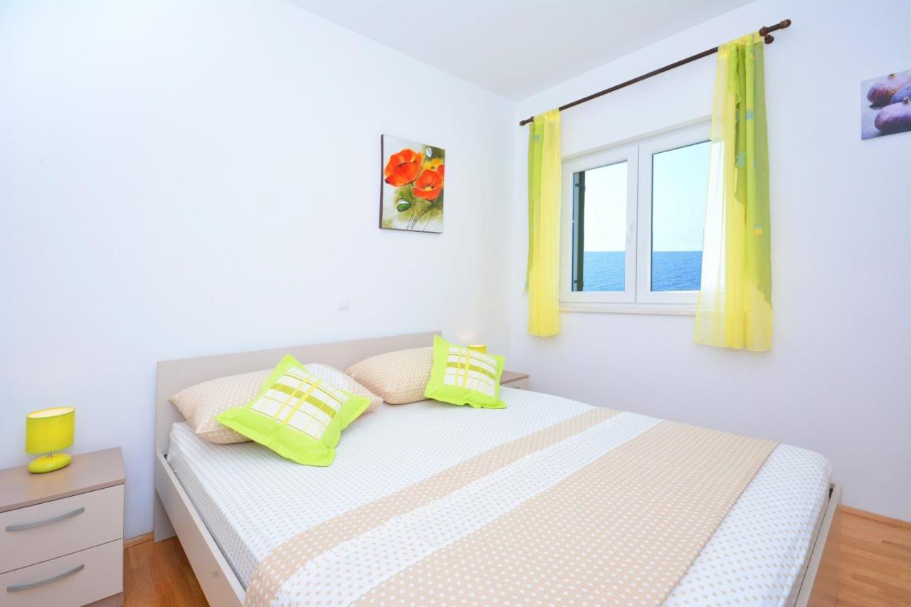 Appartamento con 2 Camere da Letto, Balcone e Vista mare
