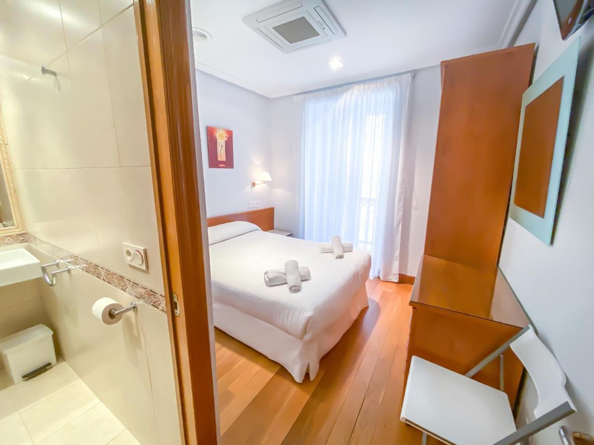 Habitaciones Turisticas Ayuntamiento San Sebastian - B&B San Sebastián