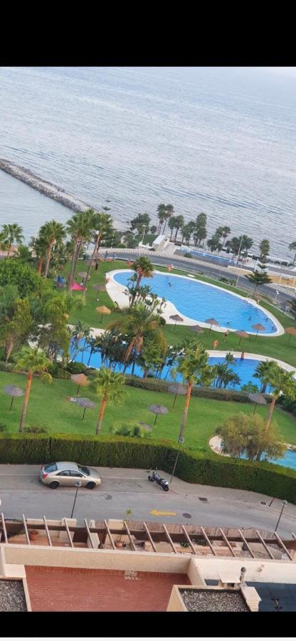 Duplex de lujo en la playa , jacuzzy, piscina, chimenea y padel - Chambres d’hôtes