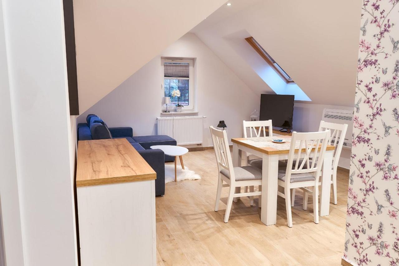 LAGUNA Apartament "W CHMURACH" Wille Parkowe z klimatyzacją - Chambres d'hôtes Polanica-Zdrój