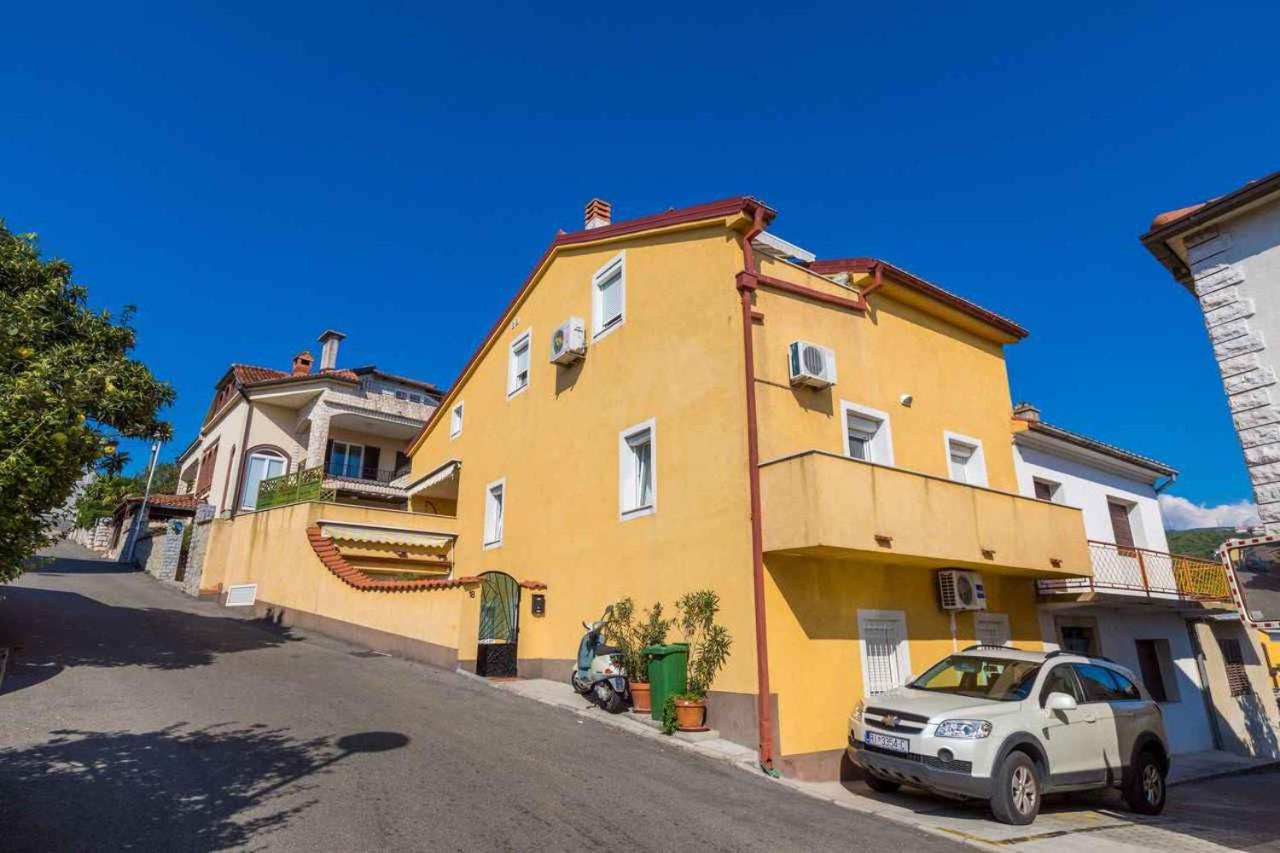 Two-Bedroom Apartment Crikvenica 1 - B&B