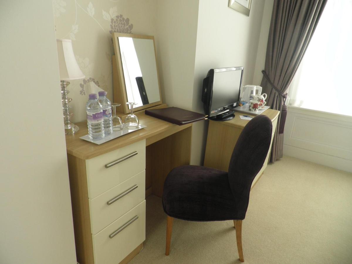 Twin Room with Private External Bathroom - 5