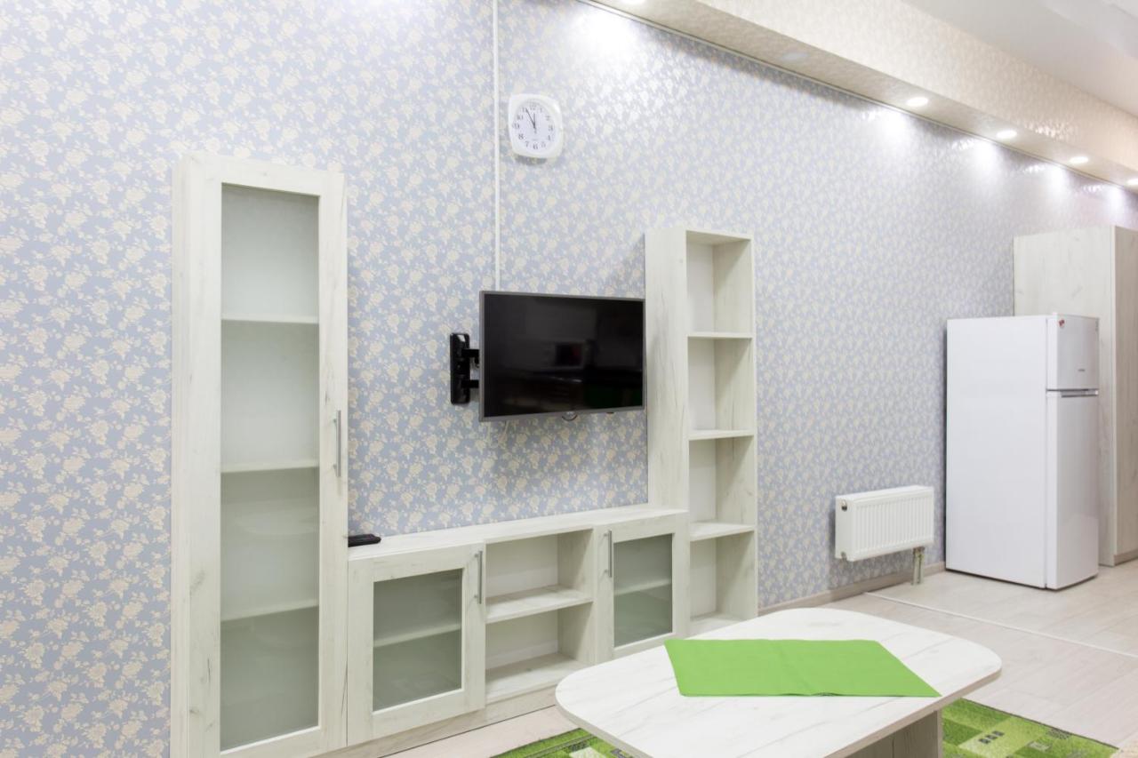 Deluxe One-Bedroom Apartment