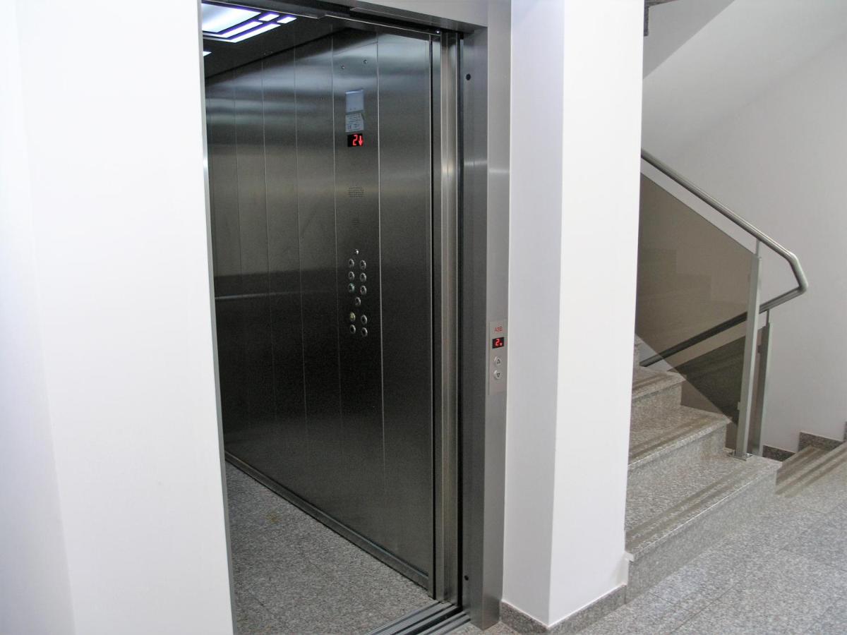 Apartament Metro Kowieńska - B&B Varsavia