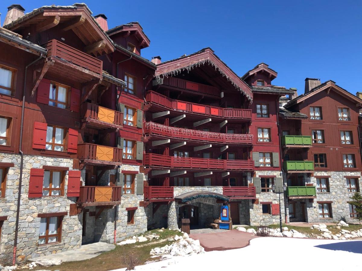 Spacious ski-in ski-out apartment 4-6 pax, 161 Sources de Marie Arc 1950 - B&B