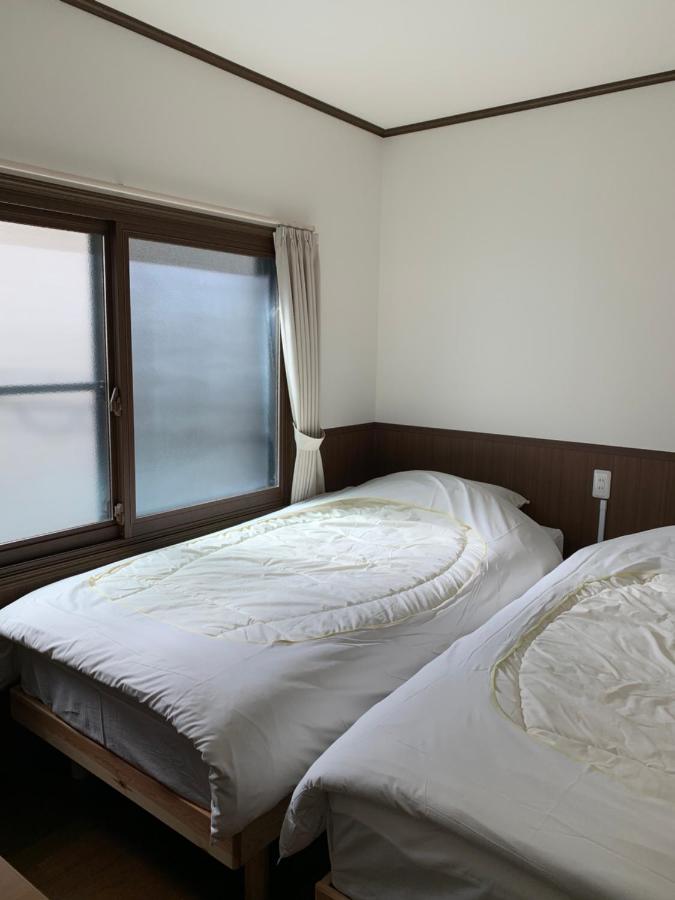 Twin Room with Shower