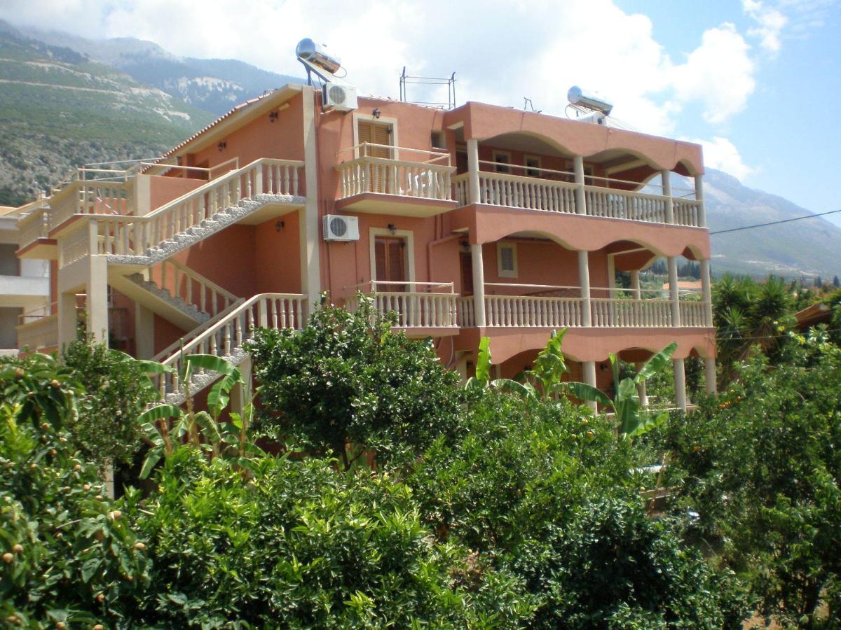 Marinos Studios at Lourdata village - B&B Lourdata