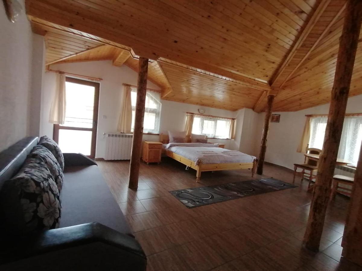 Doppelzimmer mit Balkon (2 Erwachsene + 1 Kind)