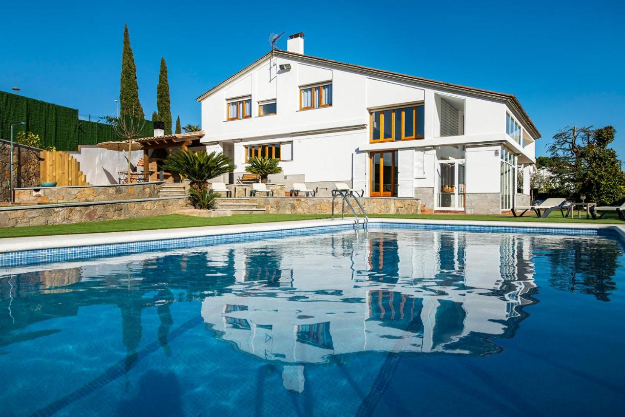 B&B Bañolas - Casa Mirestany- Wonderful house with amazing views - Bed and Breakfast Bañolas