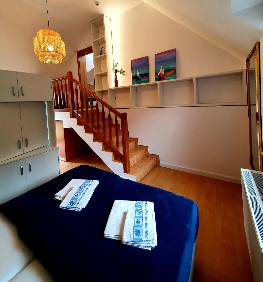 Studio - Split Level