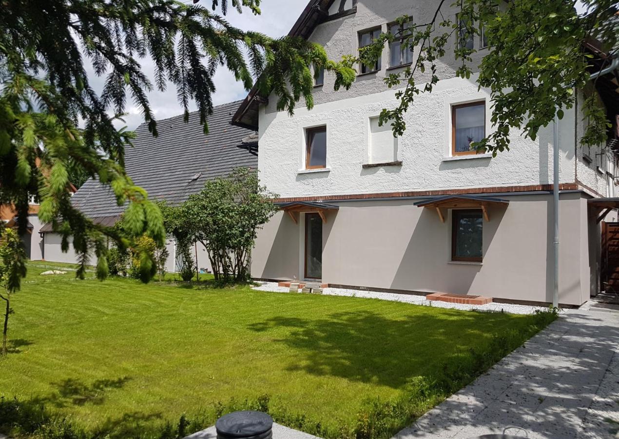 Apartment with Garden View
