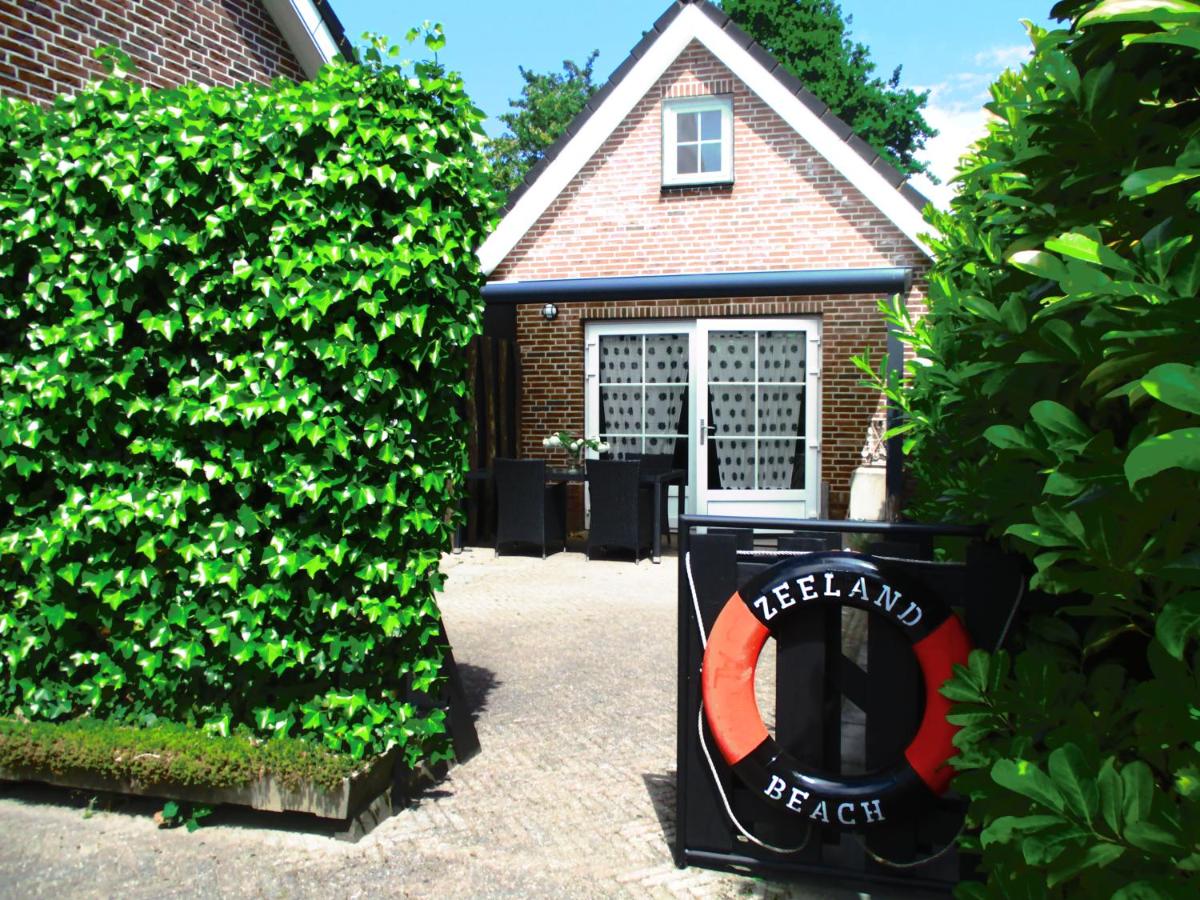 Vakantiehuisje gelegen op een kattensprong van Veerse Meer en Noordzee! - Bed and Breakfast Kamperland