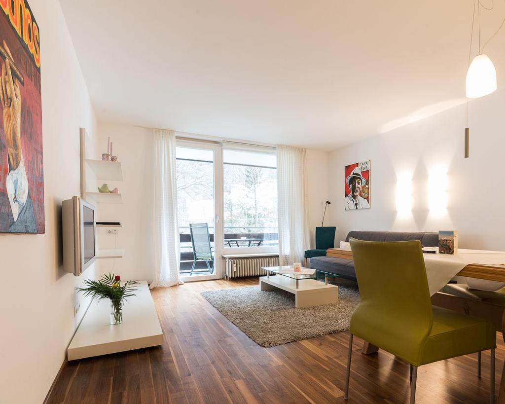 Apartamento con balcón